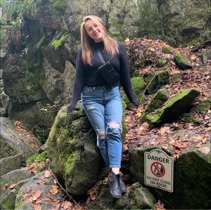 Meet your Posher, Olivia